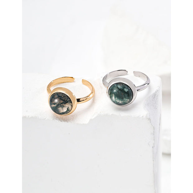 Elegant adjustable rings with natural green stones in silver and gold finishes, ideal for vintage jewelry lovers, jewelry storage collections, or jewelry websites. Perfect for gem jewelry enthusiasts, emerald ring jewelry seekers, and jewelry designers. Great for gifting jewelry for mom or enhancing earrings and rings collections with a timeless style.