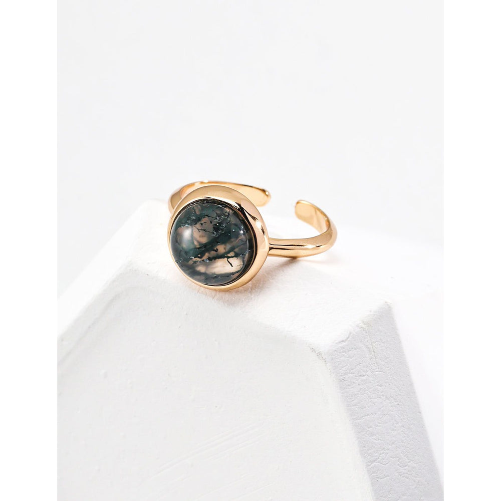 Elegant adjustable rings with natural green stones in silver and gold finishes, ideal for vintage jewelry lovers, jewelry storage collections, or jewelry websites. Perfect for gem jewelry enthusiasts, emerald ring jewelry seekers, and jewelry designers. Great for gifting jewelry for mom or enhancing earrings and rings collections with a timeless style.
