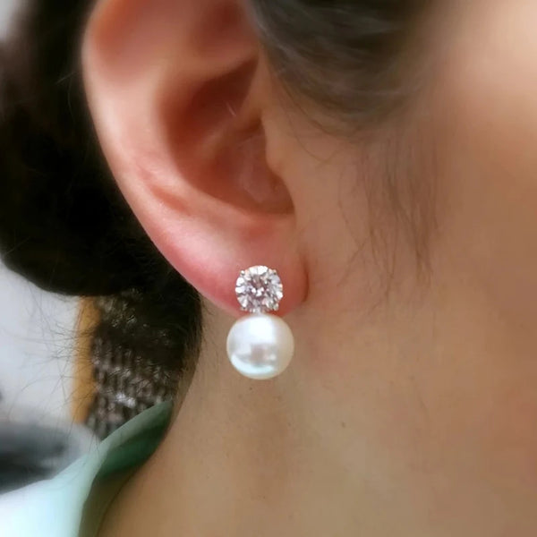 Dainty Women Imitation Pearl Stud Earrings - Hover Image