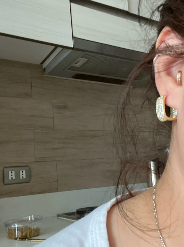 Luxury gold diamond hoop earrings for earrings piercing, jewelry storage, jewelry websites, and gifting. Perfect for diamond and jewelry lovers and elegant styles.