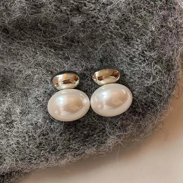 French Elegant Flat Pearl Earrings