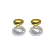 Elegant silver and pearl stud earrings, ideal for jewelry websites, jewelry storage, vintage jewelry, earrings piercing, and gifting for mom or jewelry lovers.